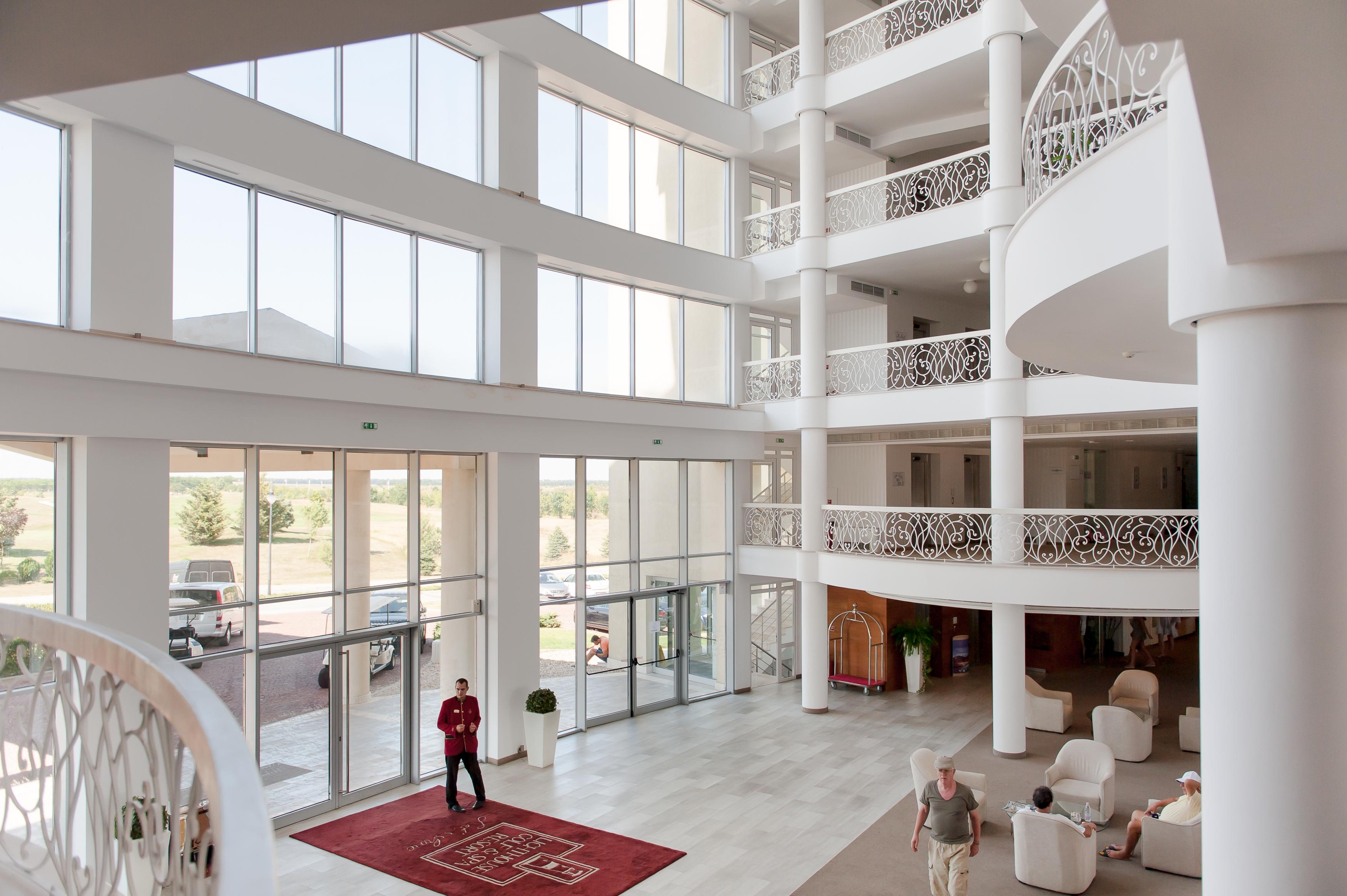 Lighthouse Golf & Spa Hotel Balchik Bagian luar foto Lobby of the hotel