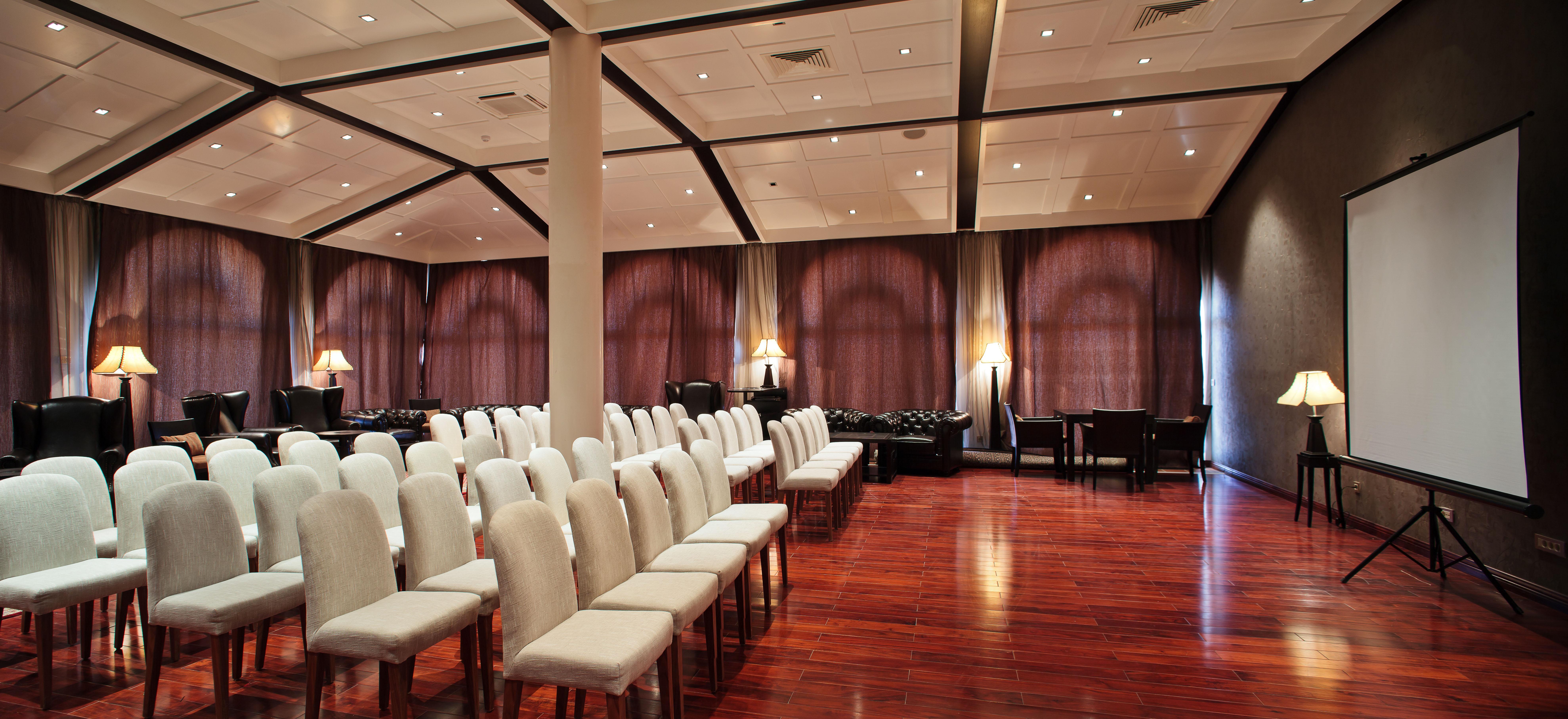 Lighthouse Golf & Spa Hotel Balchik Bagian luar foto The interior of the main hall
