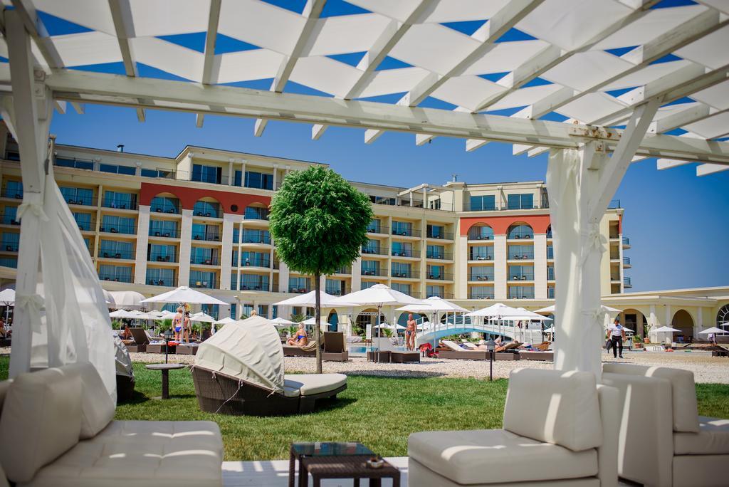 Lighthouse Golf & Spa Hotel Balchik Bagian luar foto