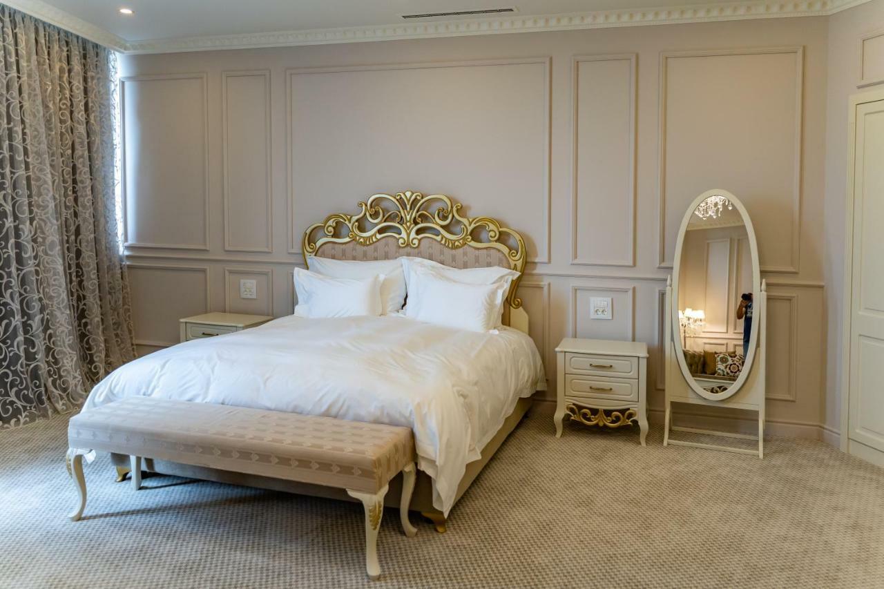 Lighthouse Golf & Spa Hotel Balchik Bagian luar foto A bedroom